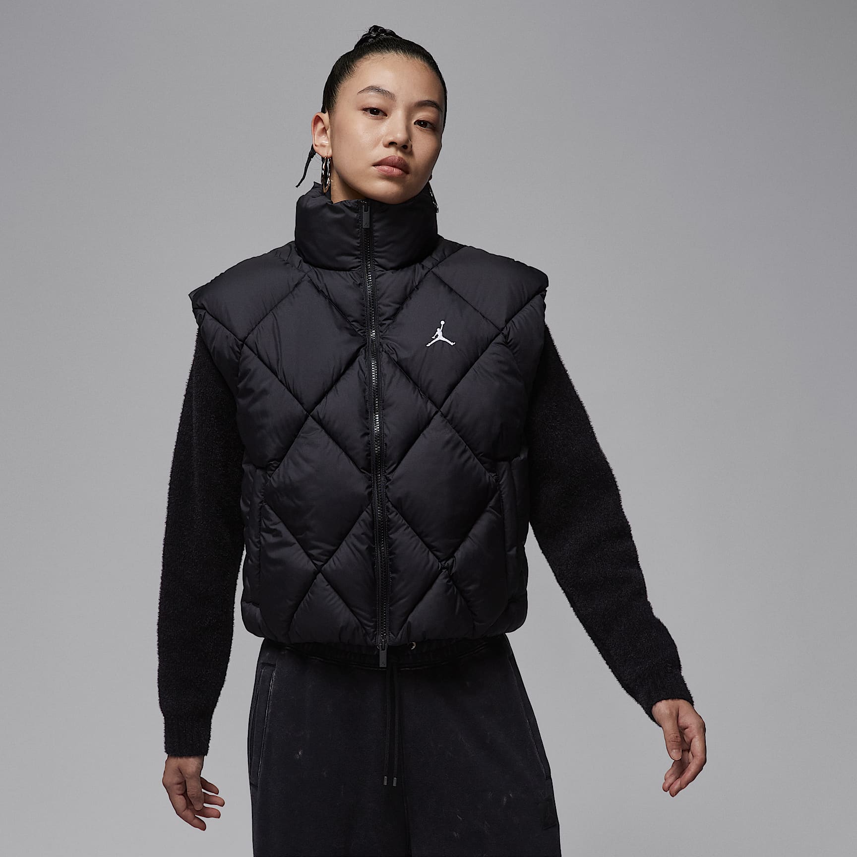 Jordan Brooklyn Women's Therma-FIT Quilted Puffer Vest. Nike JP